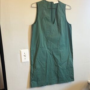 Everlane size 10 v neck sleeveless green cotton dress with pockets